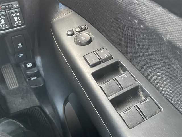 ホンダ Ｎ ＢＯＸ カスタム SSパッケージ 千葉県 2015(平27)年 6.9万km プレミアムホワイトパール 衝突軽減ブレーキ/純正メモリ7インチナビ(VXM-155VSi)/　ワンセグ/BT/DVD/CD/バックカメラ/ETC/両側パワースライドドア/HIDヘッドライト/オートライト/フォグライト/スマートキー/プッシュスタート/純正フロアマット/サイドバイザー/純正14インチAW/電動格納/ウィンカーミラー