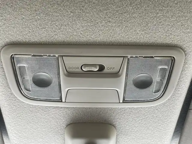 ホンダ Ｎ ＢＯＸ カスタム SSパッケージ 千葉県 2015(平27)年 6.9万km プレミアムホワイトパール 衝突軽減ブレーキ/純正メモリ7インチナビ(VXM-155VSi)/　ワンセグ/BT/DVD/CD/バックカメラ/ETC/両側パワースライドドア/HIDヘッドライト/オートライト/フォグライト/スマートキー/プッシュスタート/純正フロアマット/サイドバイザー/純正14インチAW/電動格納/ウィンカーミラー
