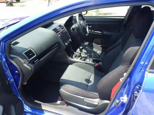 スバル ＷＲＸ ＳＴＩ タイプRA－R 千葉県 2018(平30)年 3万km WRブルーパール SIドライブ/純正メモリーナビ/地デジTV/【BD/DVD/CD再生機能　Bluetooth接続】/バックカメラ/ドライブレコーダー/ブレンボブレーキキャリパー/革巻きステアリング/ステアリングスイッチ/LEDヘッドライト/ウインカーミラー/純正18インチアルミホイル/サイド/カーテン/ニーエアバッグ/キーレスアクセス