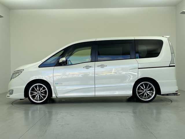 日産 セレナ HWS S HV Vセレ +SeftyⅡ 愛知県 2016(平28)年 5.7万km ブリリアントホワイトパール 純正ナビ/・Bluetooth/・CD/DVD/・フルセグテレビ/・SD音楽録音/純正フリップダウンモニター/アラウンドビューモニター/両側パワースライドドア/衝突軽減ブレーキ/レーンキープアシスト/オートライト/前後コーナーセンサー/クルーズコントロール/ETC/LEDヘッドライト