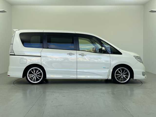 日産 セレナ HWS S HV Vセレ +SeftyⅡ 愛知県 2016(平28)年 5.7万km ブリリアントホワイトパール 純正ナビ/・Bluetooth/・CD/DVD/・フルセグテレビ/・SD音楽録音/純正フリップダウンモニター/アラウンドビューモニター/両側パワースライドドア/衝突軽減ブレーキ/レーンキープアシスト/オートライト/前後コーナーセンサー/クルーズコントロール/ETC/LEDヘッドライト
