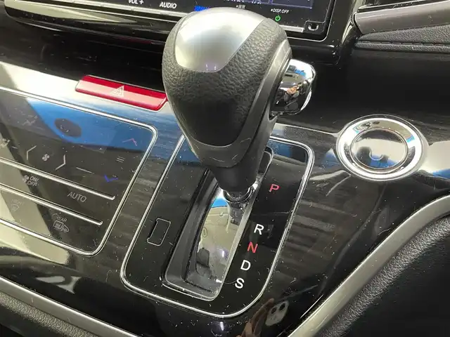 ホンダ オデッセイ ハイブリッド アブソルート・EXホンダセンジング 富山県 2019(平31)年 8.8万km プレミアムヴィーナスブラックP ワンオーナー/純正8インチナビ【VXM-197VFi】/(AM/FM/CD/DVD/USB/BT/HDMI)/フルセグTV/アラウンドビューモニター/純正フリップダウンモニター/社外AW付き冬タイヤ積込/両側パワースライドドア/衝突被害軽減ブレーキ/アダプティブクルーズコントロール/レーンキープアシスト/コーナーセンサー前後/オートLEDヘッドライト/ブラインドスポットモニター/ハーフレザーシート/前席パワーシート/ビルトインETC2.0/ドライブレコーダー/スマートキー/プッシュスタート/ドアバイザー/純正フロアマット/取扱説明書/保証書