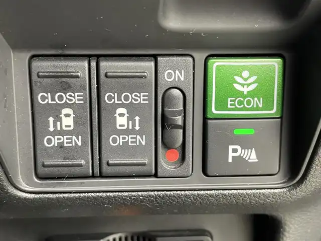 ホンダ オデッセイ ハイブリッド アブソルート・EXホンダセンジング 富山県 2019(平31)年 8.8万km プレミアムヴィーナスブラックP ワンオーナー/純正8インチナビ【VXM-197VFi】/(AM/FM/CD/DVD/USB/BT/HDMI)/フルセグTV/アラウンドビューモニター/純正フリップダウンモニター/社外AW付き冬タイヤ積込/両側パワースライドドア/衝突被害軽減ブレーキ/アダプティブクルーズコントロール/レーンキープアシスト/コーナーセンサー前後/オートLEDヘッドライト/ブラインドスポットモニター/ハーフレザーシート/前席パワーシート/ビルトインETC2.0/ドライブレコーダー/スマートキー/プッシュスタート/ドアバイザー/純正フロアマット/取扱説明書/保証書