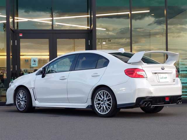 スバル ＷＲＸ Ｓ４ 2．0GT‐S アイサイト 東京都 2017(平29)年 6.8万km クリスタルホワイトP アイサイトver.3/・アクティブレーンキープ/・車線逸脱抑制機能/・プリクラッシュブレーキ/・プリクラッシュステアリングアシスト/・誤発進抑制制御/・全車速追従機能付きクルーズコントロール/・ブラインドスポットアシスト/ヒルスタートアシスト/プッシュスタート/パドルシフト/純正ナビ/フルセグTV/バック＆左サイドカメラ/GPSレーダー ZERO 704V/ETC/ドライブレコーダー/パワーシート/シートヒーター/LEDヘッドライト/18インチ純正アルミホイール