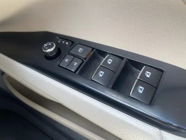 トヨタ カムリ G レザーパッケージ 長崎県 2019(平31)年 7.2万km スティールブロンドM トヨタセーフティセンス/・衝突被害軽減ブレーキ/・レーダークルーズコントロール/・レーンキープアシスト/・オートマチックハイビーム/メーカーOP/SDナビ/・Bluetooth接続/・フルセグTV/・DVD再生/バックカメラ/ビルトインETC2.0/LEDオートヘッドライト/レザーシート/・シートヒーター/・パワーシート/コーナーセンサー/MTモード付AT/電子パーキング/オートホールド機能/防眩ルームミラー/ISOFIX/ALLオートPW///////////////////