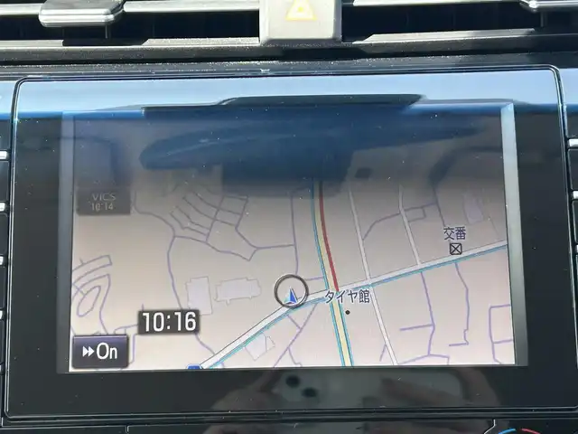 トヨタ カムリ G レザーパッケージ 愛媛県 2019(平31)年 7.2万km スティールブロンドM 純正ナビ(AM/FM/CD/DVD/BD/BT/フルセグTV)/バックカメラ/トヨタセーフティセンス/レーダークルーズコントロール/ブラインドスポットモニター/衝突被害軽減装置/車線逸脱防止装置/オートマチックハイビーム/LEDヘッドライト/ヘッドアップディスプレイ/D/N席パワーシート/D/N席シートヒーター/白レザー/電格ミラー/ヒートミラー/電動パーキングブレーキ/AutoHold/ECO/NORMAL/SPORT/現状サマー(純正AW)(235/45/R18)/YOKOHAMA ADVAN dB V522
