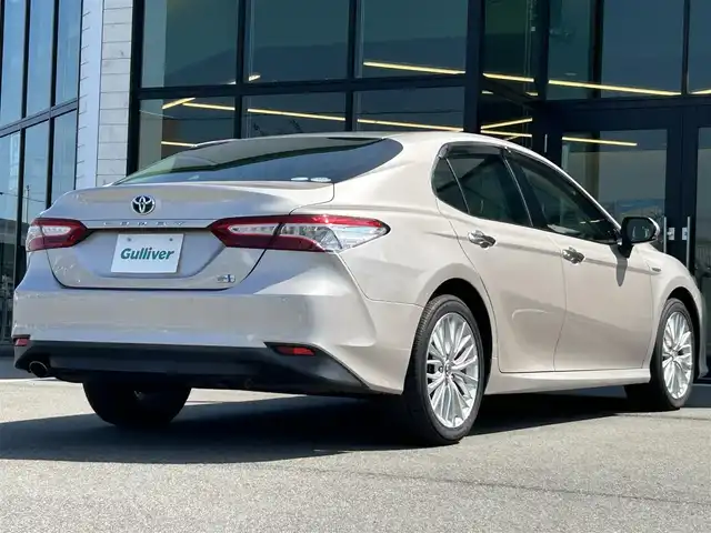 トヨタ カムリ G レザーパッケージ 愛媛県 2019(平31)年 7.2万km スティールブロンドM 純正ナビ(AM/FM/CD/DVD/BD/BT/フルセグTV)/バックカメラ/トヨタセーフティセンス/レーダークルーズコントロール/ブラインドスポットモニター/衝突被害軽減装置/車線逸脱防止装置/オートマチックハイビーム/LEDヘッドライト/ヘッドアップディスプレイ/D/N席パワーシート/D/N席シートヒーター/白レザー/電格ミラー/ヒートミラー/電動パーキングブレーキ/AutoHold/ECO/NORMAL/SPORT/現状サマー(純正AW)(235/45/R18)/YOKOHAMA ADVAN dB V522