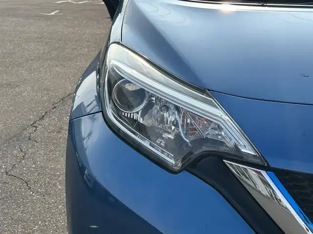 日産 ノート e－パワー メダリスト 群馬県 2017(平29)年 5.3万km シャイニングブルー 純正SDナビ/CD・DVD・SD・USB/Bluetooth・フルセグTV/バック/サイド/フロント/全方位カメラ/デジタルインナーミラー/ETC/横滑り防止装置/レーンキープアシスト/衝突軽減ブレーキ/アイドリングストップ/純正アルミホイール/純正フロアマット/取説・保証書/スペアキー