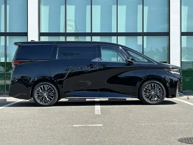 トヨタ ヴェルファイア Z プレミア 和歌山県 2024(令6)年 1.3万km ブラック ワンオーナー/14インチメーカーナビ/パノラミックビューカメラ/13インチフリップダウンモニター/サンルーフ/ユニバーサルステップ/ヘッドアップディスプレイ/BSM/パドルシフト/トヨタセーフティセンス/トヨタチームメイト/レーダークルーズコントロール/両側パワースライドドア/パワーバックドア/ナッパーレーザーシート/ドアバイザー/シートヒーター/ベンチレーション