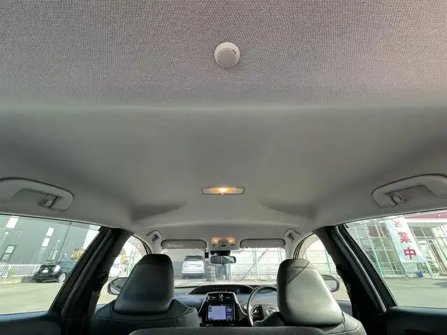 トヨタ プリウス Sツーリングセレクション 群馬県 2019(平31)年 6.7万km スティールブロンドM トヨタセーフティーセンス/・プリクラッシュセーフティー/・クリアランスソナー/・クルーズコントロール/・オートライト/・オートマチックハイビーム/・横滑り防止/・SOSコール/純正9インチナビ/・AM/FM/Bluetooth/・CD/SD/MSV/フルセグTV/バックカメラ/LEDヘッドライト/LEDフォグランプ/シートヒーター前席/純正ETC/純正ドライブレコーダー/純正フロアマット/純正ドアバイザー/純正18インチアルミホイール/プッシュスタート/スマートキー