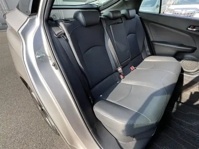トヨタ プリウス Sツーリングセレクション 群馬県 2019(平31)年 6.7万km スティールブロンドM トヨタセーフティーセンス/・プリクラッシュセーフティー/・クリアランスソナー/・クルーズコントロール/・オートライト/・オートマチックハイビーム/・横滑り防止/・SOSコール/純正9インチナビ/・AM/FM/Bluetooth/・CD/SD/MSV/フルセグTV/バックカメラ/LEDヘッドライト/LEDフォグランプ/シートヒーター前席/純正ETC/純正ドライブレコーダー/純正フロアマット/純正ドアバイザー/純正18インチアルミホイール/プッシュスタート/スマートキー