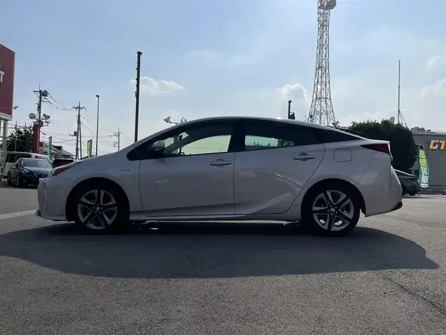 トヨタ プリウス Sツーリングセレクション 群馬県 2019(平31)年 6.7万km スティールブロンドM トヨタセーフティーセンス/・プリクラッシュセーフティー/・クリアランスソナー/・クルーズコントロール/・オートライト/・オートマチックハイビーム/・横滑り防止/・SOSコール/純正9インチナビ/・AM/FM/Bluetooth/・CD/SD/MSV/フルセグTV/バックカメラ/LEDヘッドライト/LEDフォグランプ/シートヒーター前席/純正ETC/純正ドライブレコーダー/純正フロアマット/純正ドアバイザー/純正18インチアルミホイール/プッシュスタート/スマートキー