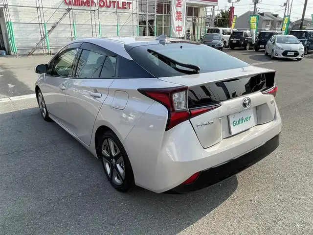 トヨタ プリウス Sツーリングセレクション 群馬県 2019(平31)年 6.7万km スティールブロンドM トヨタセーフティーセンス/・プリクラッシュセーフティー/・クリアランスソナー/・クルーズコントロール/・オートライト/・オートマチックハイビーム/・横滑り防止/・SOSコール/純正9インチナビ/・AM/FM/Bluetooth/・CD/SD/MSV/フルセグTV/バックカメラ/LEDヘッドライト/LEDフォグランプ/シートヒーター前席/純正ETC/純正ドライブレコーダー/純正フロアマット/純正ドアバイザー/純正18インチアルミホイール/プッシュスタート/スマートキー