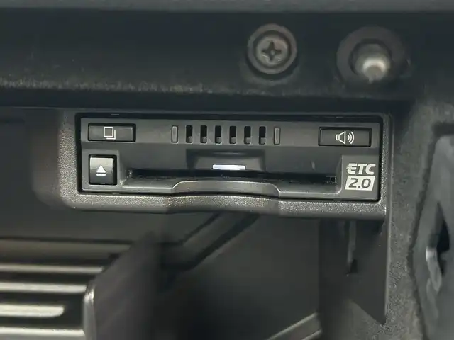 レクサス ＩＳ 300h 茨城県 2021(令3)年 5万km グラファイトブラックガラスフレーク 純正ナビ（AM/FM/CD・CDチェンジャー/USB/SD/Bluetooth接続/AUX/フルセグTV）/純正ETC2.0/前方ドライブレコーダー/前席パワーシート＆シートヒーター/純正18インチアルミホイール/前後コーナーセンサー/レーンキープアシスト/ブラインドスポットモニター/オートライト/クルーズコントロール/スマートキー/純正フロアマット/横滑り防止装置/衝突被害軽減システム