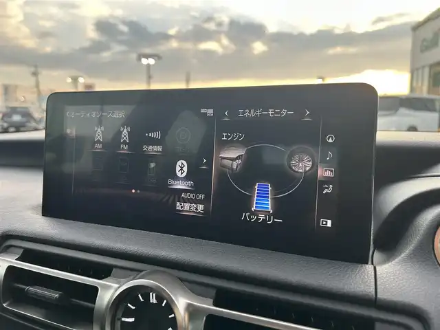 レクサス ＩＳ 300h 茨城県 2021(令3)年 5万km グラファイトブラックガラスフレーク 純正ナビ（AM/FM/CD・CDチェンジャー/USB/SD/Bluetooth接続/AUX/フルセグTV）/純正ETC2.0/前方ドライブレコーダー/前席パワーシート＆シートヒーター/純正18インチアルミホイール/前後コーナーセンサー/レーンキープアシスト/ブラインドスポットモニター/オートライト/クルーズコントロール/スマートキー/純正フロアマット/横滑り防止装置/衝突被害軽減システム