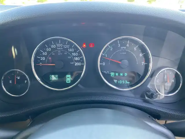 クライスラー・ジープ ジープ ラングラー アンリミテッド サハラ 福岡県 2018(平30)年 4.1万km 白 ・クルーズコントロール/・社外ナビ/BT/DVD/・バック/サイドカメラ/・ドラレコ/・フルセグ/・ETC/・純正18AW/・ルーフキャリア/・アルパインスピーカー/・保証書/・取扱説明書