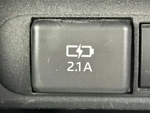 トヨタ ヤリスクロス ハイブリッド Z 岡山県 2021(令3)年 6万km ホワイトパールクリスタルシャイン 登録時走行距離59285km/純正ディスプレイオーディオ/パノラミックビューモニター/パワーバックドア/ビルトインETC/ドライブレコーダー/トヨタセーフティセンス/・ブラインドスポットモニター/・プリクラッシュセーフティ/・オートマチックハイビーム/・レーダークルーズコントロール/横滑り防止装置/オートブレーキホールド/D/N席シートヒーター/ステアリングヒーター/USB入力端子/社外フロアマット/純正18インチAW/社外16インチAW付属