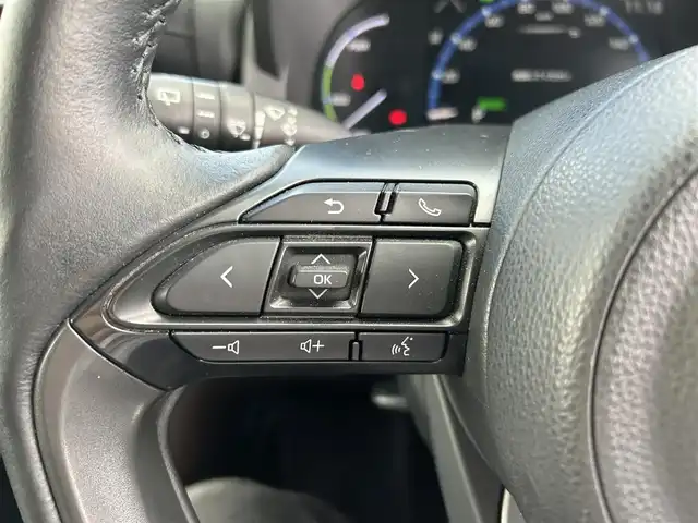 トヨタ ヤリスクロス ハイブリッド Z 岡山県 2021(令3)年 6万km ホワイトパールクリスタルシャイン 登録時走行距離59285km/純正ディスプレイオーディオ/パノラミックビューモニター/パワーバックドア/ビルトインETC/ドライブレコーダー/トヨタセーフティセンス/・ブラインドスポットモニター/・プリクラッシュセーフティ/・オートマチックハイビーム/・レーダークルーズコントロール/横滑り防止装置/オートブレーキホールド/D/N席シートヒーター/ステアリングヒーター/USB入力端子/社外フロアマット/純正18インチAW/社外16インチAW付属