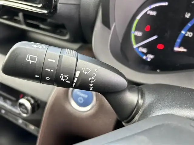 トヨタ ヤリスクロス ハイブリッド Z 岡山県 2021(令3)年 6万km ホワイトパールクリスタルシャイン 登録時走行距離59285km/純正ディスプレイオーディオ/パノラミックビューモニター/パワーバックドア/ビルトインETC/ドライブレコーダー/トヨタセーフティセンス/・ブラインドスポットモニター/・プリクラッシュセーフティ/・オートマチックハイビーム/・レーダークルーズコントロール/横滑り防止装置/オートブレーキホールド/D/N席シートヒーター/ステアリングヒーター/USB入力端子/社外フロアマット/純正18インチAW/社外16インチAW付属