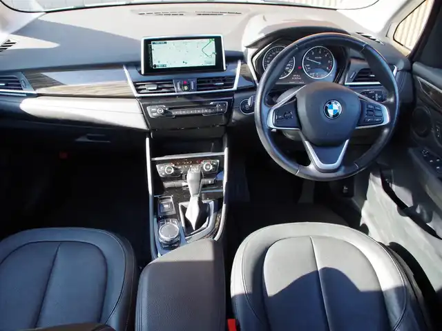 ＢＭＷ ２１８ｄ アクティブツアラー ラグジュアリー 埼玉県 2016(平28)年 5.7万km 白 ブラックレザーシート/インテリジェントセーフティ/コンフォートパッケージ/パークディスタンスコントロール/バックカメラ/純正ナビ/ドラレコ/ETC/シートヒーター/シートポジションメモリー機能/Bluetooth