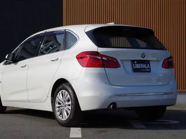 ＢＭＷ ２１８ｄ アクティブツアラー ラグジュアリー 埼玉県 2016(平28)年 5.7万km 白 ブラックレザーシート/インテリジェントセーフティ/コンフォートパッケージ/パークディスタンスコントロール/バックカメラ/純正ナビ/ドラレコ/ETC/シートヒーター/シートポジションメモリー機能/Bluetooth