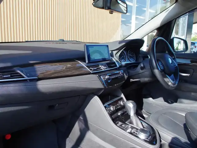 ＢＭＷ ２１８ｄ アクティブツアラー ラグジュアリー 埼玉県 2016(平28)年 5.7万km 白 ブラックレザーシート/インテリジェントセーフティ/コンフォートパッケージ/パークディスタンスコントロール/バックカメラ/純正ナビ/ドラレコ/ETC/シートヒーター/シートポジションメモリー機能/Bluetooth