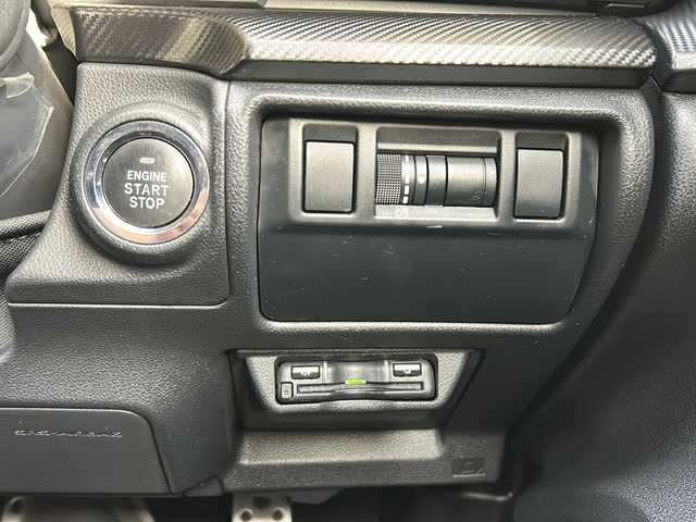 スバル クロストレック リミテッド 静岡県 2023(令5)年 3.2万km 青Ｍ 11.6インチナビ/・Android Auto/・Apple Car Play/・FM/AM/・フルセグTV/・USB/・iPod/・AUX/・Bluetooth/主要装備/・アイサイト/・全方位カメラ/・リアフォグランプ/・運転席＋助手席シートヒーター/・運転席＋助手席パワーシート/・オートビークルホールド/・ステアリング連動ヘッドランプ/・後退時ブレーキアシスト/・ドライバーモニタリングシステム/・ルーフレール/・ビルトインＥＴＣ/・パドルシフト/・サイドカーテンエアバッグ