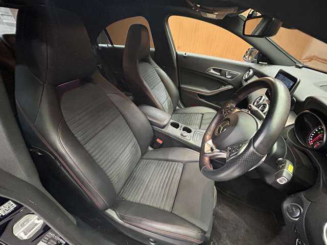 メルセデス・ベンツ ＣＬＡ１８０ AMG スタイル 千葉県 2017(平29)年 3.8万km カバンサイトブルー パノラマＳＲ　/純正ナビ　/バックカメラ　/ｈ／ｋサウンド　/ＡＣＣ　/ＢＳＭ　/ハーフレザーシート　/シートヒーター　/パワーシート　/レーンキープアシスト　/ＬＥＤヘッドライト　/オートライト　/純正１８インチＡＷ