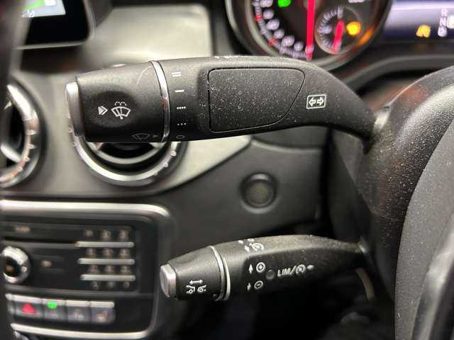 メルセデス・ベンツ ＣＬＡ１８０ AMG スタイル 千葉県 2017(平29)年 3.8万km カバンサイトブルー パノラマＳＲ　/純正ナビ　/バックカメラ　/ｈ／ｋサウンド　/ＡＣＣ　/ＢＳＭ　/ハーフレザーシート　/シートヒーター　/パワーシート　/レーンキープアシスト　/ＬＥＤヘッドライト　/オートライト　/純正１８インチＡＷ