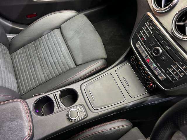 メルセデス・ベンツ ＣＬＡ１８０ AMG スタイル 千葉県 2017(平29)年 3.8万km カバンサイトブルー パノラマＳＲ　/純正ナビ　/バックカメラ　/ｈ／ｋサウンド　/ＡＣＣ　/ＢＳＭ　/ハーフレザーシート　/シートヒーター　/パワーシート　/レーンキープアシスト　/ＬＥＤヘッドライト　/オートライト　/純正１８インチＡＷ