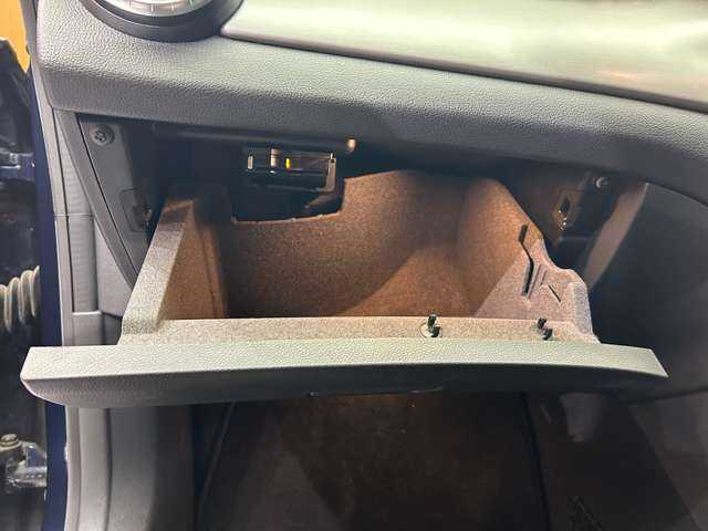 メルセデス・ベンツ ＣＬＡ１８０ AMG スタイル 千葉県 2017(平29)年 3.8万km カバンサイトブルー パノラマＳＲ　/純正ナビ　/バックカメラ　/ｈ／ｋサウンド　/ＡＣＣ　/ＢＳＭ　/ハーフレザーシート　/シートヒーター　/パワーシート　/レーンキープアシスト　/ＬＥＤヘッドライト　/オートライト　/純正１８インチＡＷ