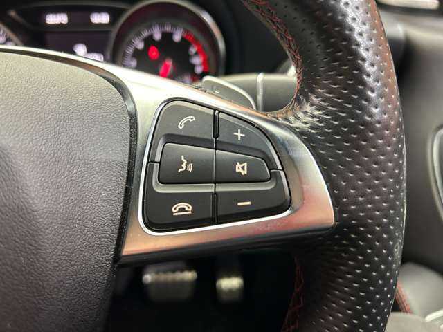 メルセデス・ベンツ ＣＬＡ１８０ AMG スタイル 千葉県 2017(平29)年 3.8万km カバンサイトブルー パノラマＳＲ　/純正ナビ　/バックカメラ　/ｈ／ｋサウンド　/ＡＣＣ　/ＢＳＭ　/ハーフレザーシート　/シートヒーター　/パワーシート　/レーンキープアシスト　/ＬＥＤヘッドライト　/オートライト　/純正１８インチＡＷ