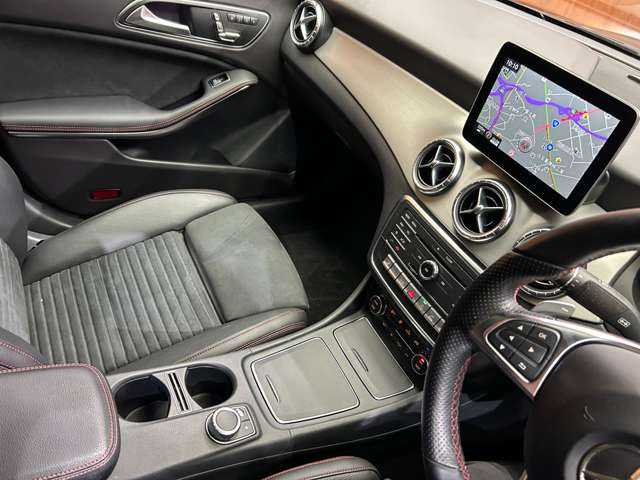 メルセデス・ベンツ ＣＬＡ１８０ AMG スタイル 千葉県 2017(平29)年 3.8万km カバンサイトブルー パノラマＳＲ　/純正ナビ　/バックカメラ　/ｈ／ｋサウンド　/ＡＣＣ　/ＢＳＭ　/ハーフレザーシート　/シートヒーター　/パワーシート　/レーンキープアシスト　/ＬＥＤヘッドライト　/オートライト　/純正１８インチＡＷ