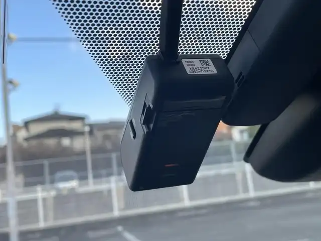 トヨタ プリウス S 熊本県 2019(令1)年 8万km エモーショナルレッドⅡ プッシュスタート/社外ナビ/（CD・DVD・フルセグTV・BTオーディオ・SD）/バックカメラ/ビルトインETC/ドライブレコーダー/純正15インチAW/レーダークルーズ/LEDヘッドライト/オートライト/フォグライト/前後コーナーセンサー/横滑り防止装置/ウィンカーミラー/純正フロアマット/純正ドアバイザー/新車保証書/取扱説明書