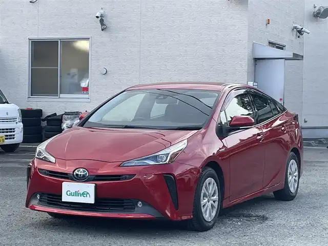 トヨタ プリウス S 熊本県 2019(令1)年 8万km エモーショナルレッドⅡ プッシュスタート/社外ナビ/（CD・DVD・フルセグTV・BTオーディオ・SD）/バックカメラ/ビルトインETC/ドライブレコーダー/純正15インチAW/レーダークルーズ/LEDヘッドライト/オートライト/フォグライト/前後コーナーセンサー/横滑り防止装置/ウィンカーミラー/純正フロアマット/純正ドアバイザー/新車保証書/取扱説明書