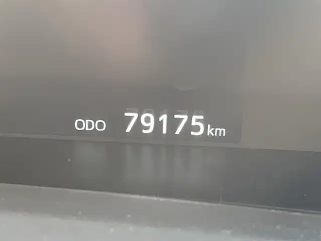 トヨタ プリウス S 熊本県 2019(令1)年 8万km エモーショナルレッドⅡ プッシュスタート/社外ナビ/（CD・DVD・フルセグTV・BTオーディオ・SD）/バックカメラ/ビルトインETC/ドライブレコーダー/純正15インチAW/レーダークルーズ/LEDヘッドライト/オートライト/フォグライト/前後コーナーセンサー/横滑り防止装置/ウィンカーミラー/純正フロアマット/純正ドアバイザー/新車保証書/取扱説明書