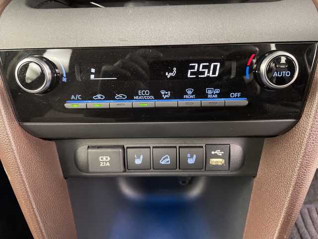 トヨタ ヤリスクロス ハイブリッド Z 道央・札幌 2022(令4)年 1.8万km ブラックマイカ ・４ＷＤ　/寒冷地仕様　/・純正ディスプレイオーディオ/・USB/AppleCarPlay/・AndroidAuto/BT接続/・バックカメラ/・トヨタセーフティーセンス　/・プリクラッシュセーフティー　/・レーダークルーズコントロール　/・レーンキープアシスト　/・ＬＥＤオートライト　/・オートマチックハイビーム/・ETC/・前後ドライブレコーダー/・ステアリングスイッチ/・ハーフレザーシート/シートヒーター/・パワーシート/・ダウンヒルアシストコントロール/・スマートキー/スペアキー