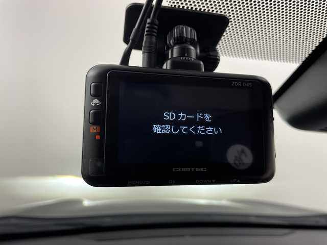 トヨタ ヤリスクロス ハイブリッド Z 道央・札幌 2022(令4)年 1.8万km ブラックマイカ ・４ＷＤ　/寒冷地仕様　/・純正ディスプレイオーディオ/・USB/AppleCarPlay/・AndroidAuto/BT接続/・バックカメラ/・トヨタセーフティーセンス　/・プリクラッシュセーフティー　/・レーダークルーズコントロール　/・レーンキープアシスト　/・ＬＥＤオートライト　/・オートマチックハイビーム/・ETC/・前後ドライブレコーダー/・ステアリングスイッチ/・ハーフレザーシート/シートヒーター/・パワーシート/・ダウンヒルアシストコントロール/・スマートキー/スペアキー