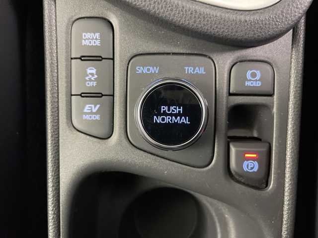 トヨタ ヤリスクロス ハイブリッド Z 道央・札幌 2022(令4)年 1.8万km ブラックマイカ ・４ＷＤ　/寒冷地仕様　/・純正ディスプレイオーディオ/・USB/AppleCarPlay/・AndroidAuto/BT接続/・バックカメラ/・トヨタセーフティーセンス　/・プリクラッシュセーフティー　/・レーダークルーズコントロール　/・レーンキープアシスト　/・ＬＥＤオートライト　/・オートマチックハイビーム/・ETC/・前後ドライブレコーダー/・ステアリングスイッチ/・ハーフレザーシート/シートヒーター/・パワーシート/・ダウンヒルアシストコントロール/・スマートキー/スペアキー