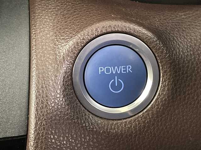 トヨタ ヤリスクロス ハイブリッド Z 道央・札幌 2022(令4)年 1.8万km ブラックマイカ ・４ＷＤ　/寒冷地仕様　/・純正ディスプレイオーディオ/・USB/AppleCarPlay/・AndroidAuto/BT接続/・バックカメラ/・トヨタセーフティーセンス　/・プリクラッシュセーフティー　/・レーダークルーズコントロール　/・レーンキープアシスト　/・ＬＥＤオートライト　/・オートマチックハイビーム/・ETC/・前後ドライブレコーダー/・ステアリングスイッチ/・ハーフレザーシート/シートヒーター/・パワーシート/・ダウンヒルアシストコントロール/・スマートキー/スペアキー