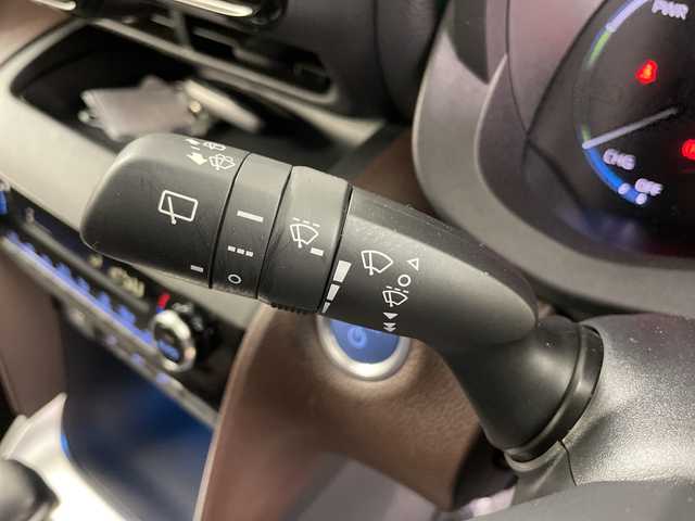 トヨタ ヤリスクロス ハイブリッド Z 道央・札幌 2022(令4)年 1.8万km ブラックマイカ ・４ＷＤ　/寒冷地仕様　/・純正ディスプレイオーディオ/・USB/AppleCarPlay/・AndroidAuto/BT接続/・バックカメラ/・トヨタセーフティーセンス　/・プリクラッシュセーフティー　/・レーダークルーズコントロール　/・レーンキープアシスト　/・ＬＥＤオートライト　/・オートマチックハイビーム/・ETC/・前後ドライブレコーダー/・ステアリングスイッチ/・ハーフレザーシート/シートヒーター/・パワーシート/・ダウンヒルアシストコントロール/・スマートキー/スペアキー