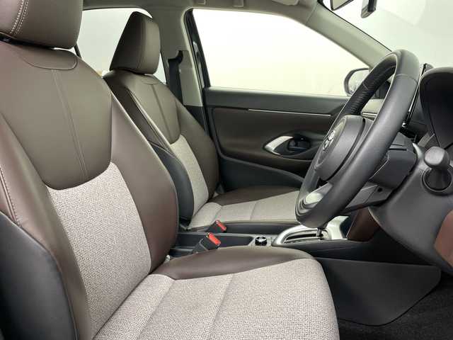 トヨタ ヤリスクロス ハイブリッド Z 道央・札幌 2022(令4)年 1.8万km ブラックマイカ ・４ＷＤ　/寒冷地仕様　/・純正ディスプレイオーディオ/・USB/AppleCarPlay/・AndroidAuto/BT接続/・バックカメラ/・トヨタセーフティーセンス　/・プリクラッシュセーフティー　/・レーダークルーズコントロール　/・レーンキープアシスト　/・ＬＥＤオートライト　/・オートマチックハイビーム/・ETC/・前後ドライブレコーダー/・ステアリングスイッチ/・ハーフレザーシート/シートヒーター/・パワーシート/・ダウンヒルアシストコントロール/・スマートキー/スペアキー