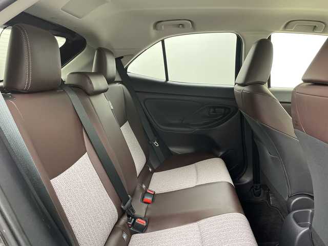 トヨタ ヤリスクロス ハイブリッド Z 道央・札幌 2022(令4)年 1.8万km ブラックマイカ ・４ＷＤ　/寒冷地仕様　/・純正ディスプレイオーディオ/・USB/AppleCarPlay/・AndroidAuto/BT接続/・バックカメラ/・トヨタセーフティーセンス　/・プリクラッシュセーフティー　/・レーダークルーズコントロール　/・レーンキープアシスト　/・ＬＥＤオートライト　/・オートマチックハイビーム/・ETC/・前後ドライブレコーダー/・ステアリングスイッチ/・ハーフレザーシート/シートヒーター/・パワーシート/・ダウンヒルアシストコントロール/・スマートキー/スペアキー