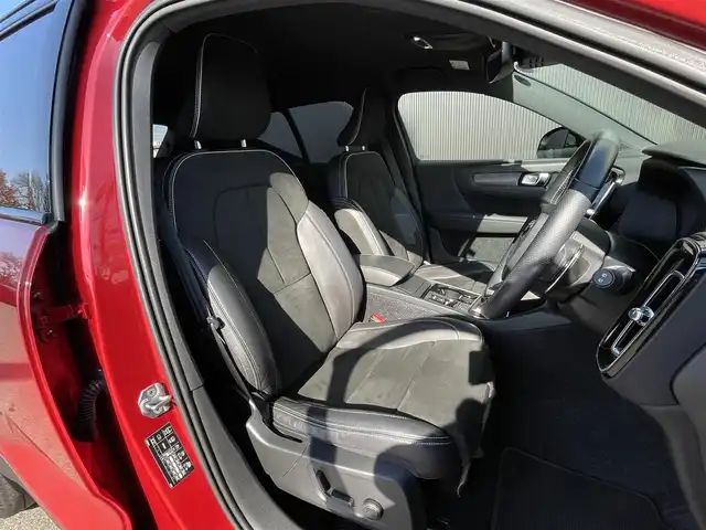 ボルボ ＸＣ４０ T4 AWD Rデザイン 長野県 2019(平31)年 4.8万km 赤 harman/kardonサウンド / パドルシフト / ハーフレザーシート / シートヒーター / PWシート / 360°カメラ / ナビ TV/  CarPlay / Andoroid [/ ACC / LKA / BLIS / PWバックドア / 自動駐車 / 自動発車 / スマートキー / 前後ドラレコ