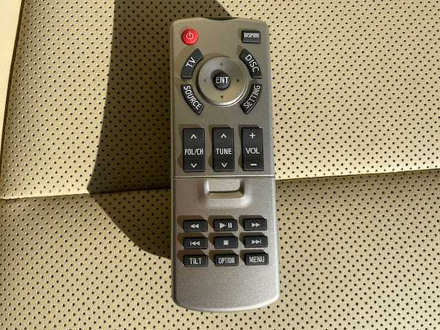 トヨタ アルファード G 兵庫県 2018(平30)年 1.9万km ラグジュアリーホワイトパールクリスタルシャインガラスフレーク 純正ナビ（AM/FM/BT/AUX)/・フルセグTV/バックモニター/追従付きクルーズコントロール/クリアランスソナー/レーンアシスト/パーキングサポートブレーキ/衝突軽減システム/リヤクロストラヒックアラート/シートヒーター＆クール/パワーシート（運転席＆助手席）/サンルーフ/フリップダウンモニター（リモコン付き）/ステアリングスイッチ/電動リアゲート/オートライト/ECOモード/純正マット/ビルトインETC2.0