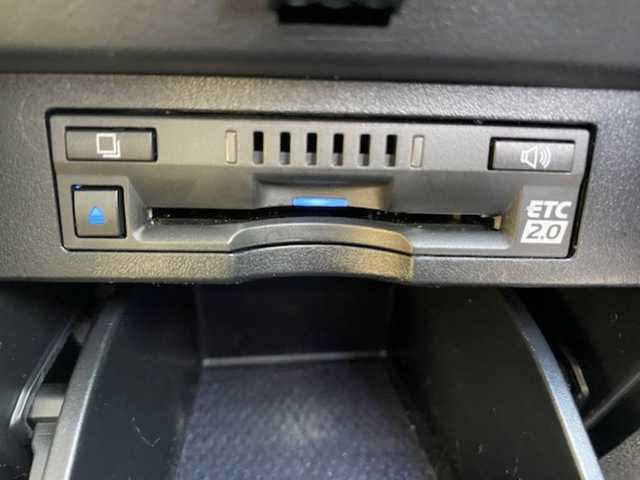 トヨタ アルファード G 兵庫県 2018(平30)年 1.9万km ラグジュアリーホワイトパールクリスタルシャインガラスフレーク 純正ナビ（AM/FM/BT/AUX)/・フルセグTV/バックモニター/追従付きクルーズコントロール/クリアランスソナー/レーンアシスト/パーキングサポートブレーキ/衝突軽減システム/リヤクロストラヒックアラート/シートヒーター＆クール/パワーシート（運転席＆助手席）/サンルーフ/フリップダウンモニター（リモコン付き）/ステアリングスイッチ/電動リアゲート/オートライト/ECOモード/純正マット/ビルトインETC2.0