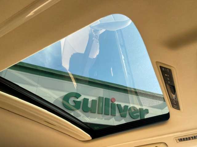 トヨタ アルファード G 大阪府 2018(平30)年 1.9万km ラグジュアリーホワイトパールクリスタルシャインガラスフレーク 純正ナビ（AM/FM/BT/AUX)/・フルセグTV/バックモニター/追従付きクルーズコントロール/クリアランスソナー/レーンアシスト/パーキングサポートブレーキ/衝突軽減システム/リヤクロストラヒックアラート/シートヒーター＆クール/パワーシート（運転席＆助手席）/サンルーフ/フリップダウンモニター（リモコン付き）/ステアリングスイッチ/電動リアゲート/オートライト/ECOモード/純正マット/ビルトインETC2.0