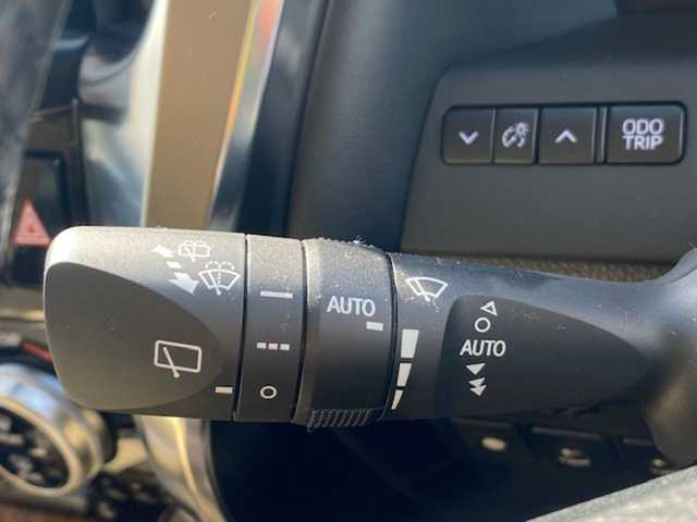 トヨタ アルファード G 大阪府 2018(平30)年 1.9万km ラグジュアリーホワイトパールクリスタルシャインガラスフレーク 純正ナビ（AM/FM/BT/AUX)/・フルセグTV/バックモニター/追従付きクルーズコントロール/クリアランスソナー/レーンアシスト/パーキングサポートブレーキ/衝突軽減システム/リヤクロストラヒックアラート/シートヒーター＆クール/パワーシート（運転席＆助手席）/サンルーフ/フリップダウンモニター（リモコン付き）/ステアリングスイッチ/電動リアゲート/オートライト/ECOモード/純正マット/ビルトインETC2.0