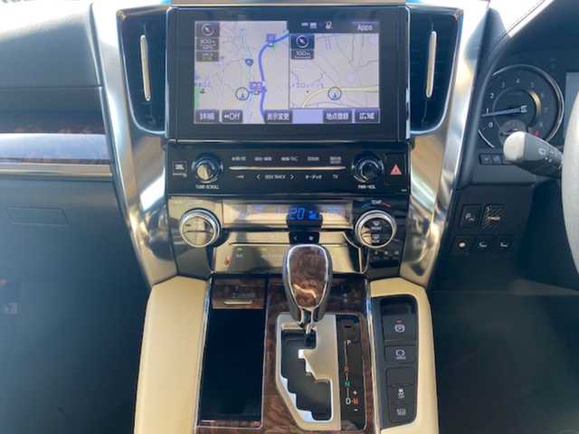 トヨタ アルファード G 大阪府 2018(平30)年 1.9万km ラグジュアリーホワイトパールクリスタルシャインガラスフレーク 純正ナビ（AM/FM/BT/AUX)/・フルセグTV/バックモニター/追従付きクルーズコントロール/クリアランスソナー/レーンアシスト/パーキングサポートブレーキ/衝突軽減システム/リヤクロストラヒックアラート/シートヒーター＆クール/パワーシート（運転席＆助手席）/サンルーフ/フリップダウンモニター（リモコン付き）/ステアリングスイッチ/電動リアゲート/オートライト/ECOモード/純正マット/ビルトインETC2.0