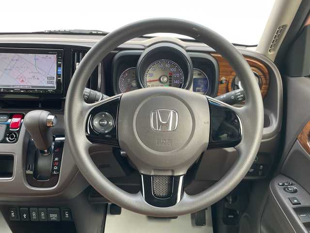 ホンダ Ｎ ＯＮＥ セレクト 山形県 2018(平30)年 4.5万km プレミアムピンクP ブラウンインテリア/・メープルブラウンコンビシート/・メープルウッド調インテリアパネル/あんしんパッケージ/・CTBA/純正ナビ(CD.DVD.BT.SD.USB)/バックカメラ/フルセグ/シートヒーター/ビルトインETC/プッシュスタート/スマートキーｘ２